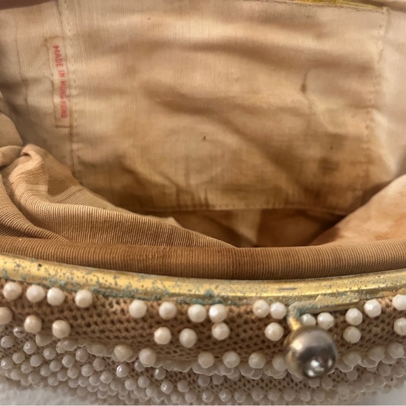 Vintage beaded handbag with clasp with pearl like embellishments - Picture 14 of 15